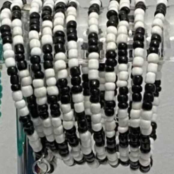 NEW Memory wire black and white seed bead bangle - Picture 1 of 3